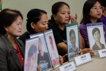 Familiares de víctimas de la guerra contra las drogas en Filipinas durante el mandato del expresidente Rodrigo Duterte
EFE/EPA/ROLEX DELA PENA