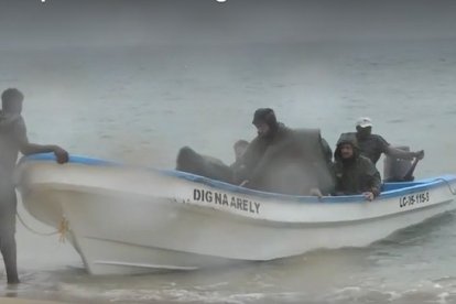 Un momento de la evacuación de los concursantes.