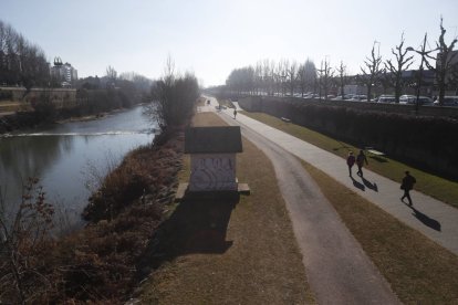 Paseo del Bernesga en León.