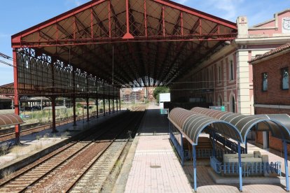 Andén principal de la estación de León, cuando se cortó el tráfico en superficie.