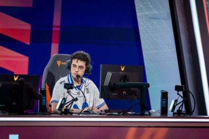 Álvaro Fernández del Amo compite como jugador profesional en el primer equipo español, el Movistar Riders.