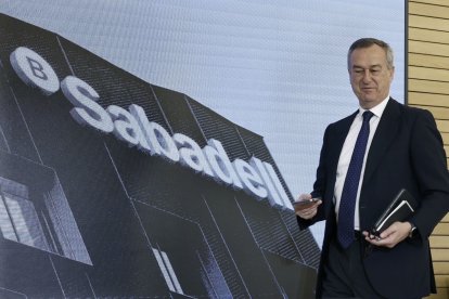 El consejero delegado de Banco Sabadell, César González-Bueno. ANDREU DALMAU