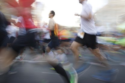 Imagen de archivo de atletas compitiendo en el Medio Maratón de Madrid.  EFE/ Juan Carlos Hidalgo/Archivo