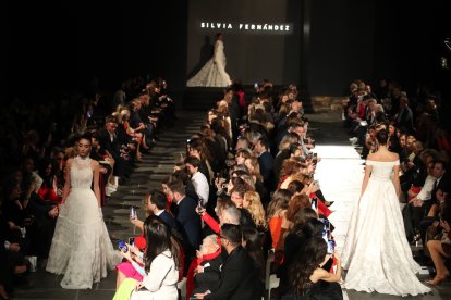 Desfile con la nueva colección de Silvia Fernández en el Castillo de Ponferrada.