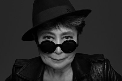 Imagen del artísta Ai Weiwei en su exposición del Musac y de Yoko Ono, que estrena muestra en el mes de noviembre.
