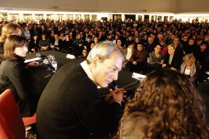 El escritor neoyorquino Paul Auster y la mecenas Delfina Entrecanales estuvieron en el Musac. Debajo El Lute y Alejandro Jodorowsky.