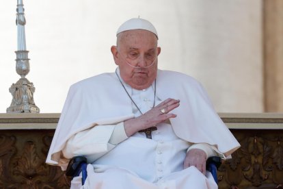VATICAN CITY (Vatican City State (Holy See)), 06/04/2025.- El papa Francisco durante la misa dedicada a los enfermos en la Plaza de San Pedro, 06 April 2025. (Papa) EFE/EPA/GIUSEPPE LAMI