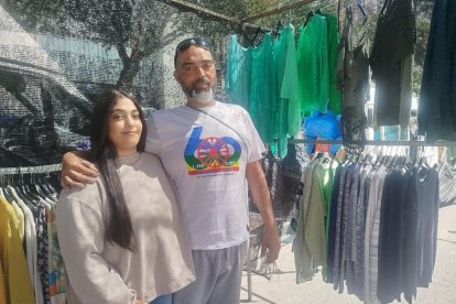Luz, con su padre, Jesús Hernández.