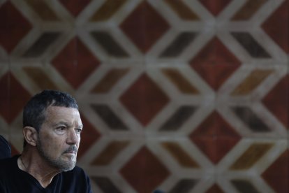 El actor Antonio Banderas, presidente de la Fundación Lágrimas y Favores, durante la presentación este lunes del estudio ‘Análisis del impacto económico de la actividad cofrade de la ciudad de Málaga 2024’. EFE/Jorge Zapata