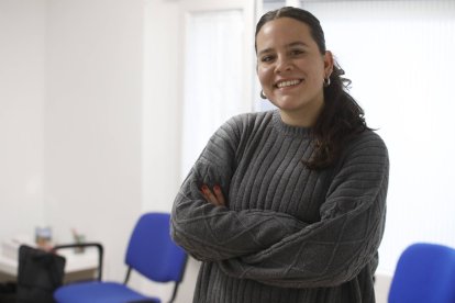 Celia Cabezas, en el Teléfono de la Esperanza donde se imparte la terapia de grupo de Apatca.
