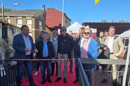 Courel, Álvarez, Folgado y en la esquina, Alonso.