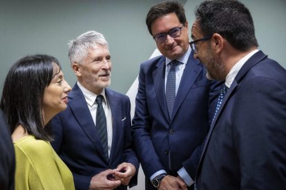 La directora de la Guardia Civil, los ministros Marlaska y López y Antonio Hernando.