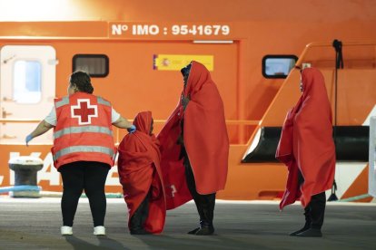 Imagen de un grupo de menores migrantes en Canarias.