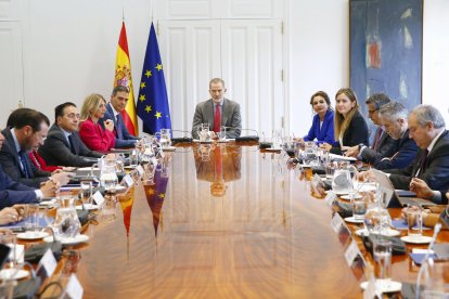 Reunión extraordinaria del Consejo de Seguridad Nacional, que preside el rey Felipe VI este martes en La Moncloa y asiste el presidente del Gobierno, Pedro Sánchez, varios miembros del Ejecutivo, el Jemad y el CNI. EFE/ Casa de S.M. el Rey***SOLO USO EDITORIAL/SOLO DISPONIBLE PARA ILUSTRAR LA NOTICIA QUE ACOMPAÑA (CRÉDITO OBLIGATORIO)***