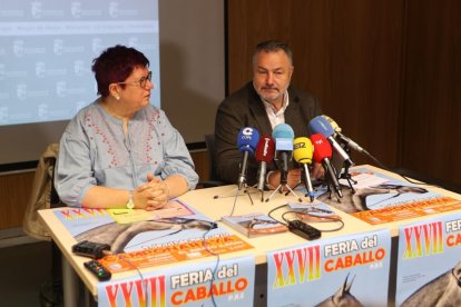 La concejala de Ferias y el alcalde de Camponaraya.