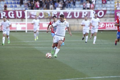 Manu Justo espera ver puerta de nuevo frente al Barakaldo.