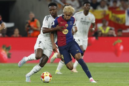 Vinicius Jr. y Lamine Yamal pondrán el Clásico al rojo vivo por hacerse con el título de Liga.