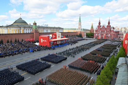 Celebración del Día de la Victoria en la Plaza Roja de Moscú.