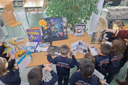 Actividad de lectura promovida por el Ayuntamiento de San Andrés del Rabanedo.