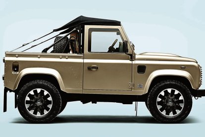Con la versión Classic V8 Soft Top, Land Rover propone el retorno del Defender más anhelado.