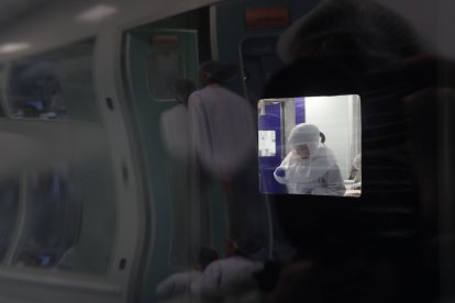 Un trabajador del sector farmacéutico.