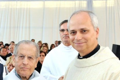 En Brasil con otro agustino leonés, Antonino Fernández, de Villamondrín de Rueda.