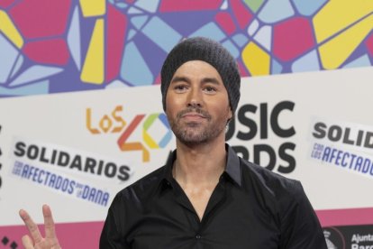 Ha sido definido por la revista Billboard como el « Artista latino más grande de todos los tiempos», suma más de 180 millones de discos