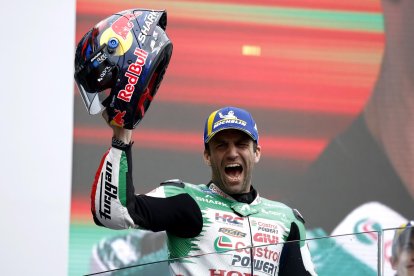 El piloto francés de MotoGP  Johann Zarco, del equipo LCR Honda Team en Le Mans, Francia). EFE/EPA/YOAN VALAT
