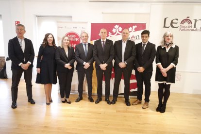 La Cámara de Comerico y el Ayuntamiento de León, presentaron este lunes la nueva campaña de bonos de de bonos al consumo, junto a Unicaja, Ibercaja, Sabadell y Abanca.