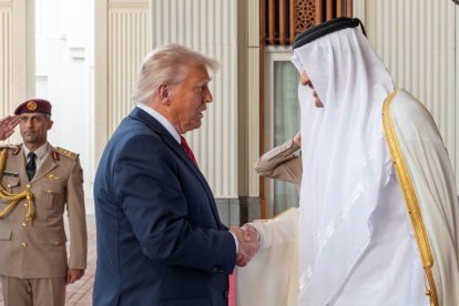 El emir catarí, Tamim bin Hamad Al Thani, con Donald Trump.
