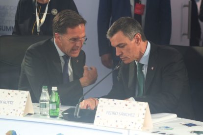 Pedro Sanchez con Mark Rutte, ayer en Albania.