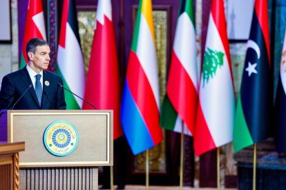  Pedro Sanchez en la cumbre árabe en Baghdad.