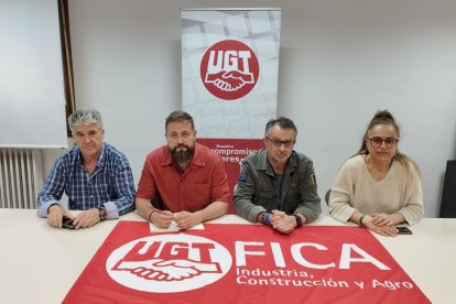 Benigno Pérez, René Rodríguez, Enrique Reguero y Elena Castañon, este lunes en UGT.
