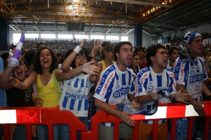 La afición espera revivir esta imagen del 2006 cuando marcó Fran en Alicante.