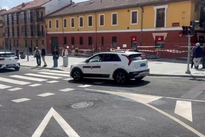 Vehículos en la Ronda Interior tras ser abierta al tráfico esta mañana.
