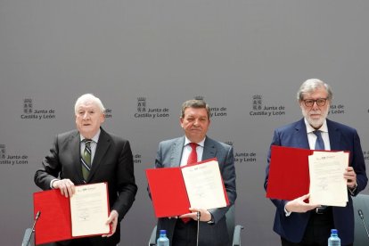 El consejero de Presidencia y el presidente de la Ceoe.