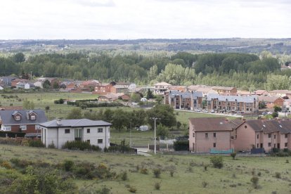 El Ayuntamiento de Sariegos subasta 20 parcelas en Carbajal para reanimar la construcción.