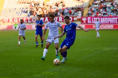 Juan Artola gozó de la titularidad frente al AD Ceuta en el Reino de León.