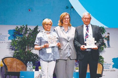 Mari Carmen Mallo, Ángeles Armisén y Gerardo Marcos García.