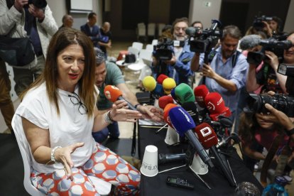 La exmilitante socialista Leire Díez comparece ante los medios el miércoles.