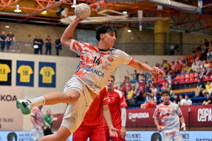 Sergio Sánchez, autor de siete goles, fue uno de los pilares sobre los que el Ademar cimentó su triunfo frente al Alcobendas.
