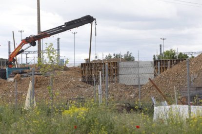 Puente nuevo en Trobajo del Cerecedo, aparejado a la segunda vía del AVE a León