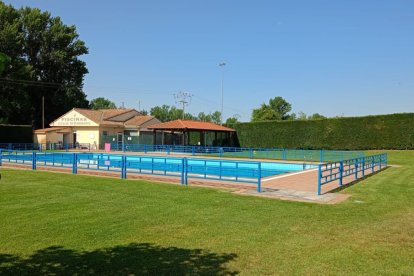 Las piscinas de Chozas de Abajo se encuentran en Cembranos.