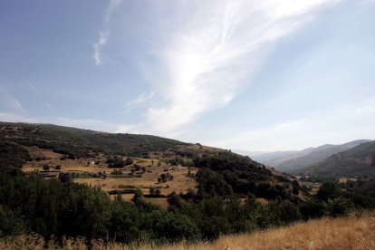 Paisaje de La Cabrera desde Encinedo.