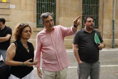 Aitor esteban celebra el Napar Buru Batzar.