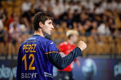 Álvaro Pérez, portero del Ademar, pieza clave de la selección española júnior