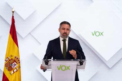 El presidente de Vox, Santiago Abascal, durante una rueda de prensa, en la sede del partido, a 23 de junio de 2025, en Madrid (España). 