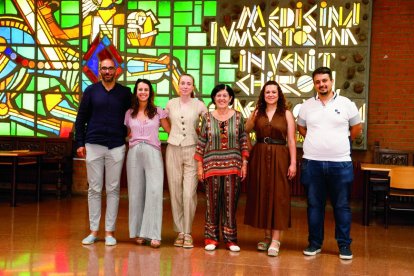  Raúl Marcos Alonso, África Sanchiz, María Isabel San Martín, Covadonga Palencia, Rebeca Martínez y Alejandro Chamizo, integrantes del proyecto.