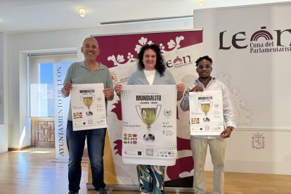 El Mundialito Leonés se presenta en el Ayuntamiento.