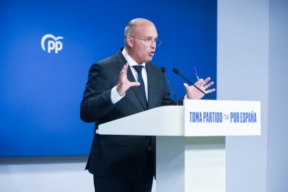El nuevo secretario general del PP, Miguel Tellado, durante una rueda de prensa posterior a la reunión del Comité de Dirección del PP, en la sede del partido, a 7 de julio de 2025, en Madrid (España). Hoy se ha celebrado el primer Comité de Dirección tras.